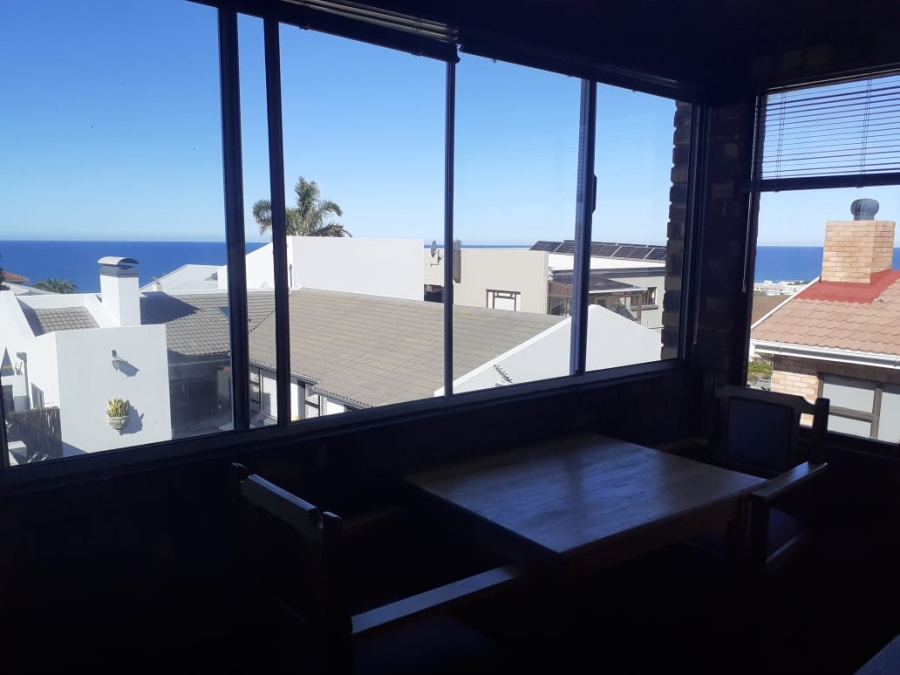 To Let 2 Bedroom Property for Rent in Wavecrest Eastern Cape